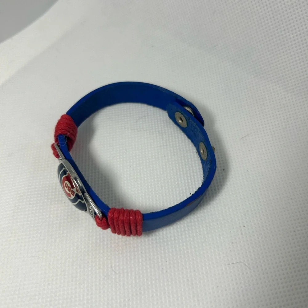 Chicago Cubs Blue Leather Bracelet with‎ Red Cord